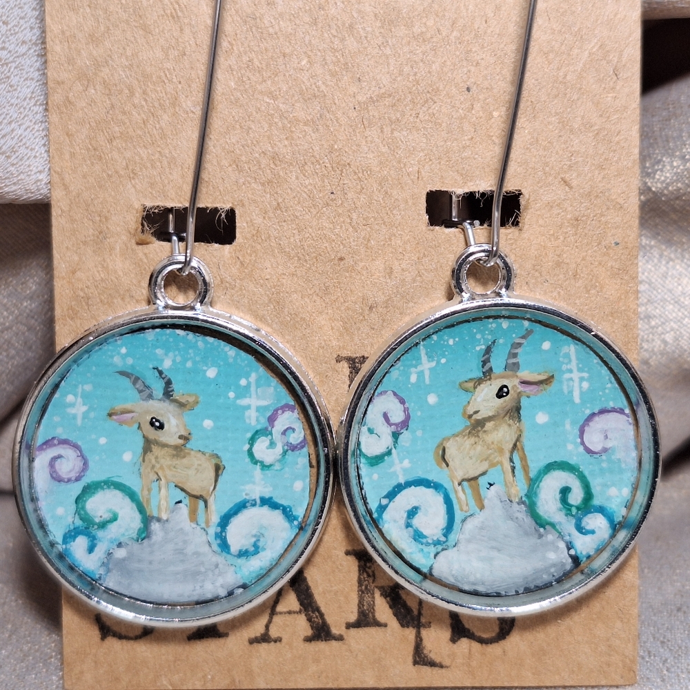 Hand painted earrings - Picture 2 of 3